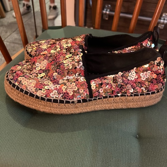 Beautiful sparkly sequence copper espadrilles.  Rubber on bottom not that worn. - Picture 4 of 7